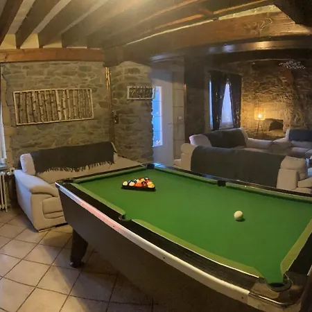 Le Au Bord De La Foret *