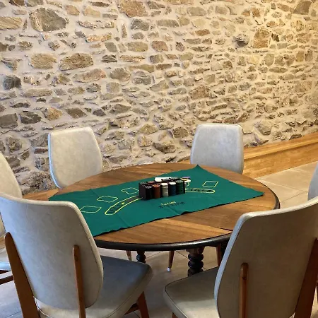 Le Au Bord De La Foret Сasa de vacaciones Monthermé