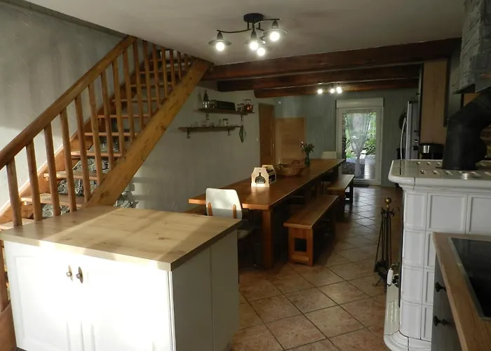 Le Au Bord De La Foret *