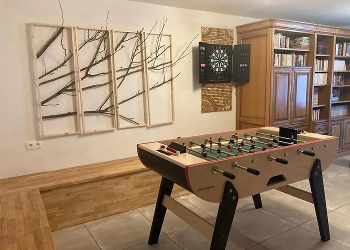 Le Au Bord De La Foret *